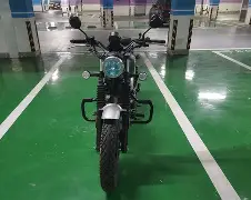 摩托车赛赛场再起风云：岭南风暴队险胜岭东烈马队，赛场气氛火爆细节处理更胜一筹的简单介绍